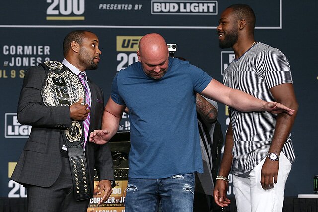 Jon Jones cai no doping e derruba luta principal do UFC 200 (Foto: Dave Mandel)